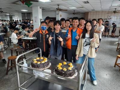 112-2-113年4月26日-4月慶生餐會