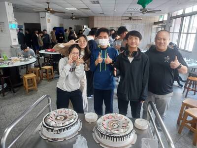 113-2-114年2月21日-1.2月慶生餐會